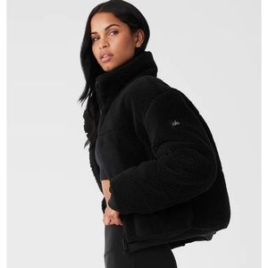 ALO SHERPA SNOW ANGEL PUFFER -M -BLACK LIKE NEW